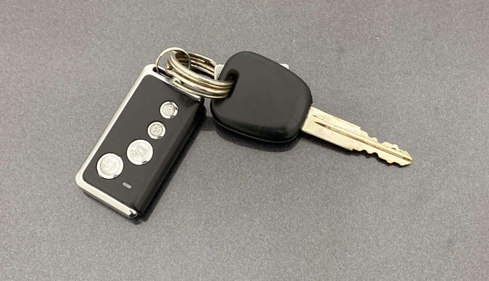 2021 Maruti Alto LXI CNG, CNG, Manual, 81,227 km, Key Close Up