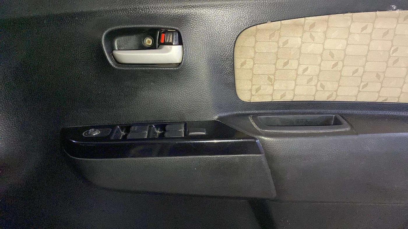 2017 Maruti Wagon R 1.0 VXI AMT, Petrol, Automatic, 89,673 km, Driver Side Door Panels Control