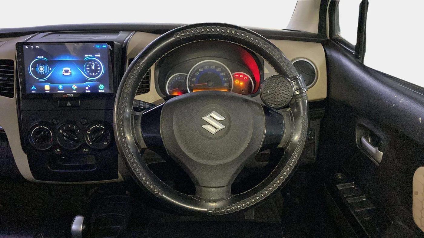 2017 Maruti Wagon R 1.0 VXI AMT, Petrol, Automatic, 89,673 km, Steering Wheel Close Up
