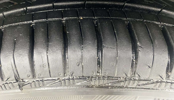 2016 Maruti Celerio VXI AMT, Petrol, Automatic, 67,858 km, Left Front Tyre Tread
