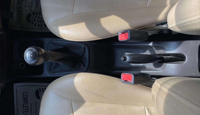 2018 Hyundai Eon ERA +, Petrol, Manual, 68,298 km, Gear Lever