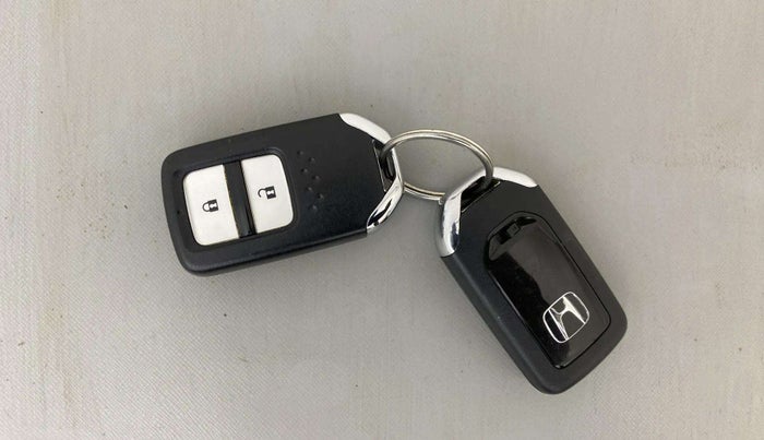 2018 Honda Jazz 1.2L I-VTEC VX CVT, Petrol, Automatic, 73,990 km, Key Close Up