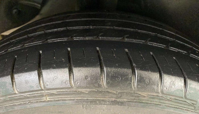 2017 Hyundai Creta E PLUS 1.6 PETROL, Petrol, Manual, 39,670 km, Right Rear Tyre Tread