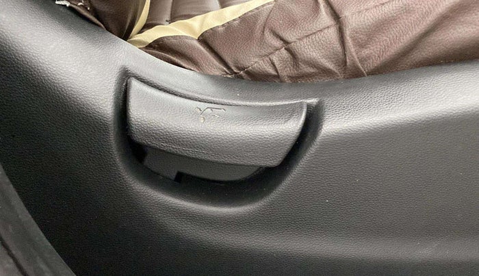 2017 Hyundai Creta E PLUS 1.6 PETROL, Petrol, Manual, 39,670 km, Driver Side Adjustment Panel