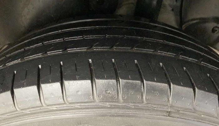 2017 Hyundai Creta E PLUS 1.6 PETROL, Petrol, Manual, 39,670 km, Left Rear Tyre Tread