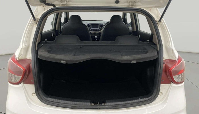 2017 Hyundai Grand i10 SPORTZ (O) 1.2 KAPPA VTVT, Petrol, Manual, 50,228 km, Boot Inside