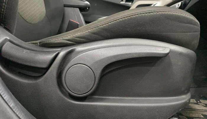 2017 Hyundai Creta SX PLUS AT 1.6 PETROL, Petrol, Automatic, 53,095 km, Driver Side Adjustment Panel