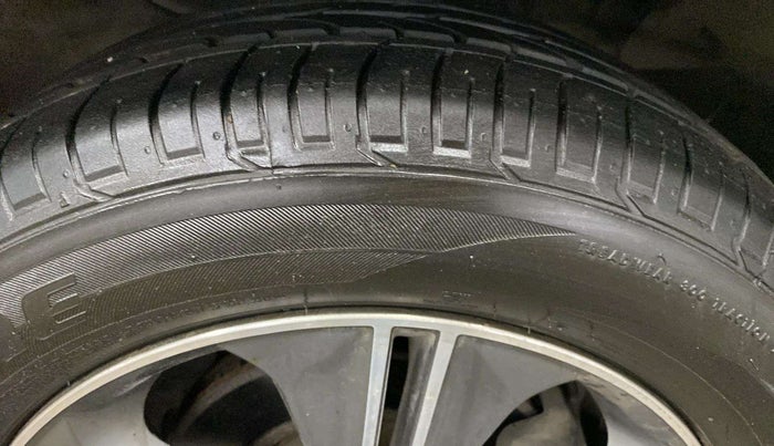2017 Hyundai Creta SX PLUS AT 1.6 PETROL, Petrol, Automatic, 53,095 km, Right Front Tyre Tread
