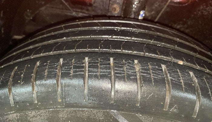 2017 Maruti Baleno ZETA PETROL 1.2, Petrol, Manual, 40,458 km, Left Front Tyre Tread