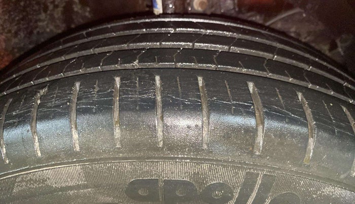 2017 Maruti Baleno ZETA PETROL 1.2, Petrol, Manual, 40,458 km, Right Front Tyre Tread