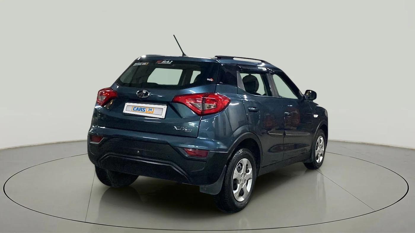 2022 Mahindra XUV300 W6 1.2 PETROL, Petrol, Manual, 42,168 km, Right Back Diagonal