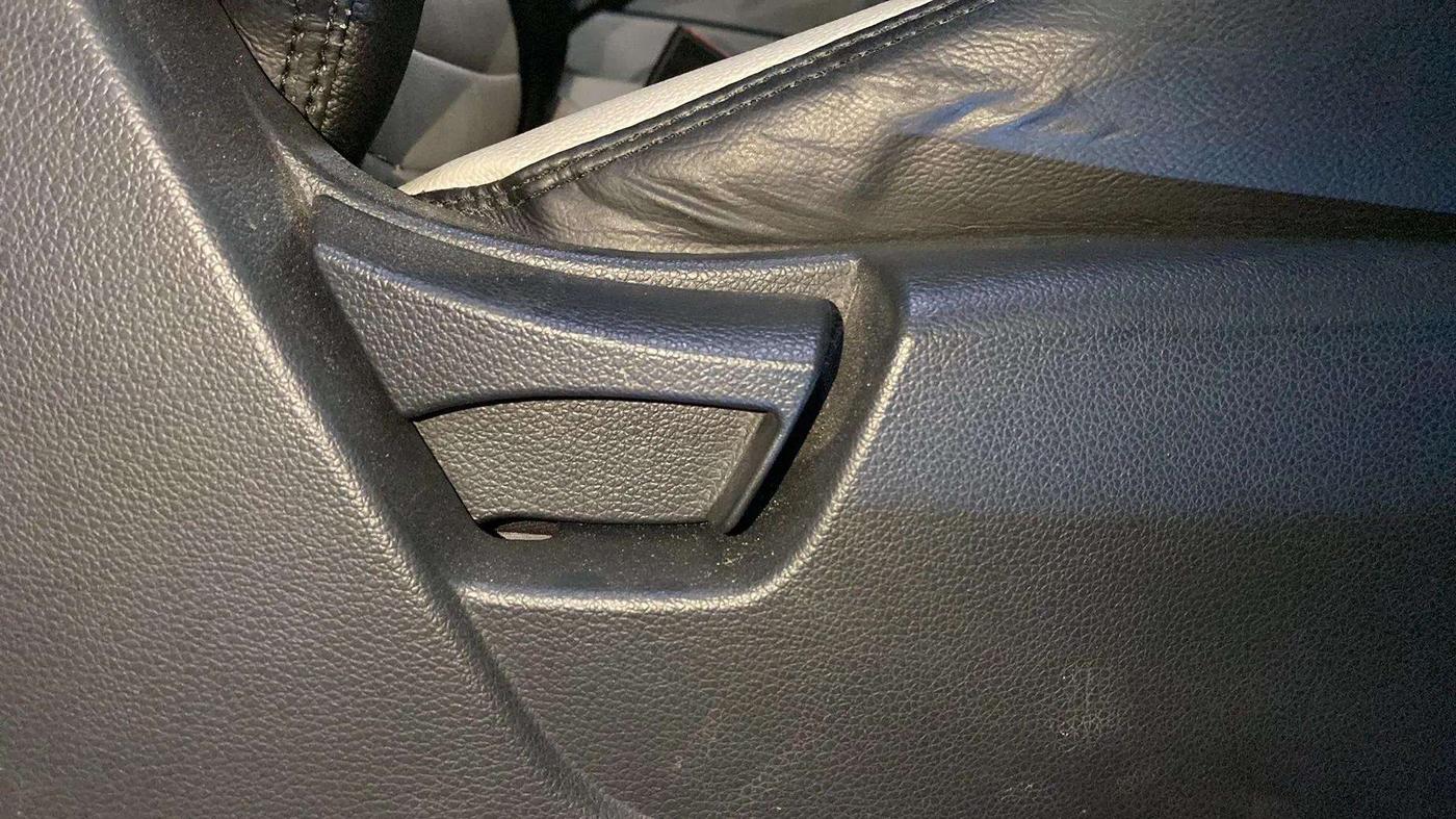2022 Mahindra XUV300 W6 1.2 PETROL, Petrol, Manual, 42,168 km, Driver Side Adjustment Panel