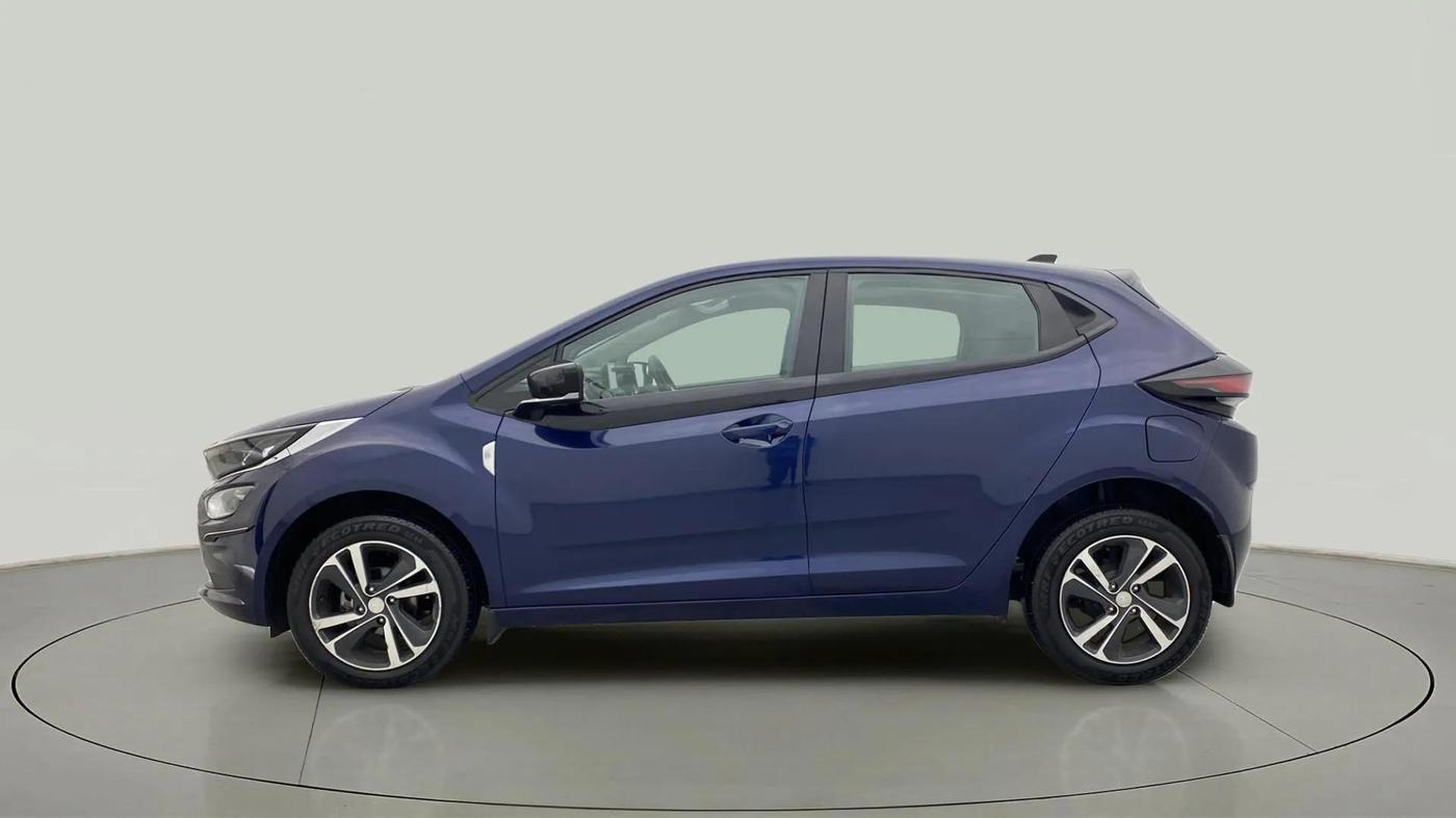 2024 Tata ALTROZ XZ + SUNROOF, Petrol, Manual, 5,036 km, Left Side
