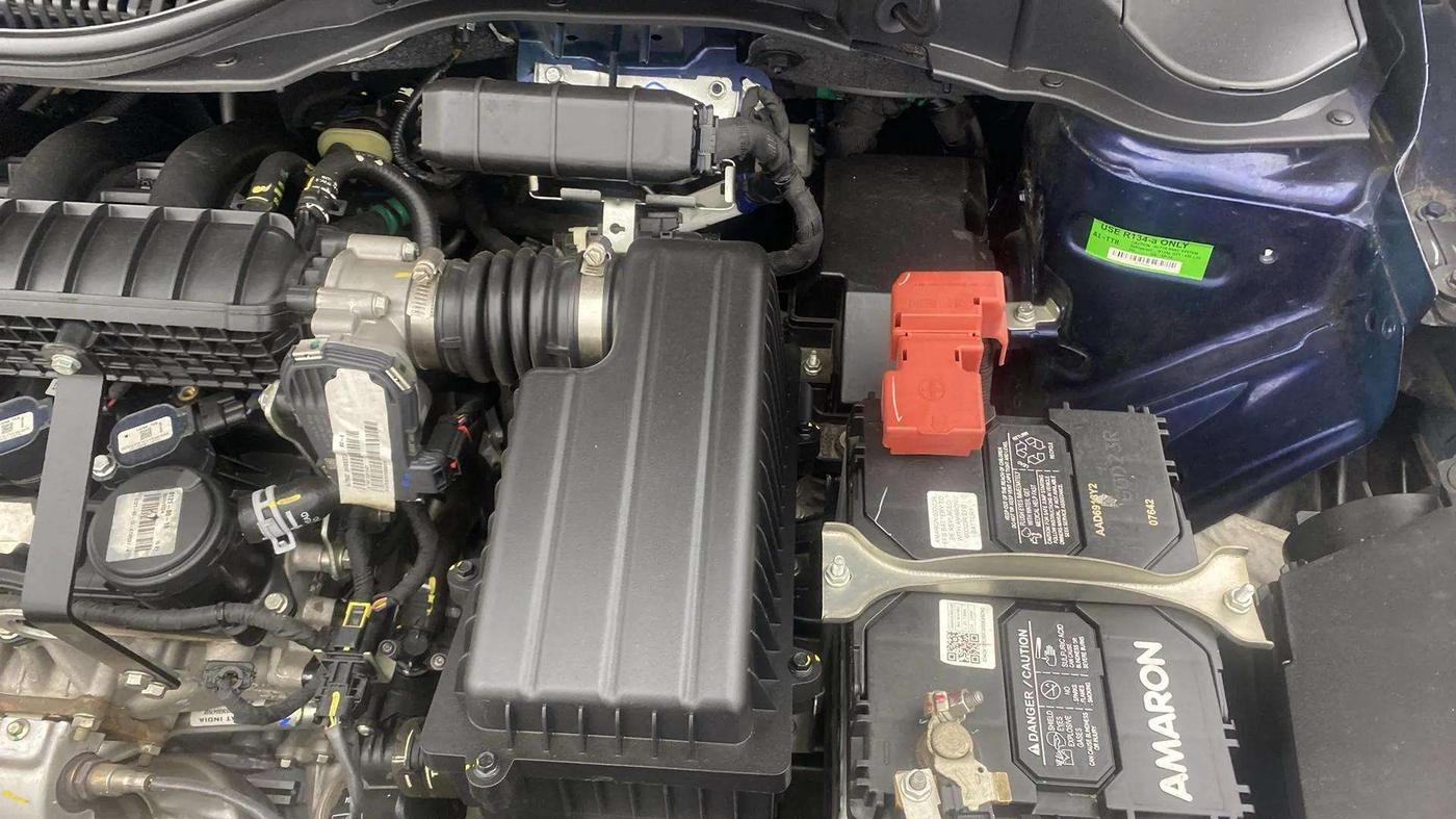 2024 Tata ALTROZ XZ + SUNROOF, Petrol, Manual, 5,036 km, Engine View - Left