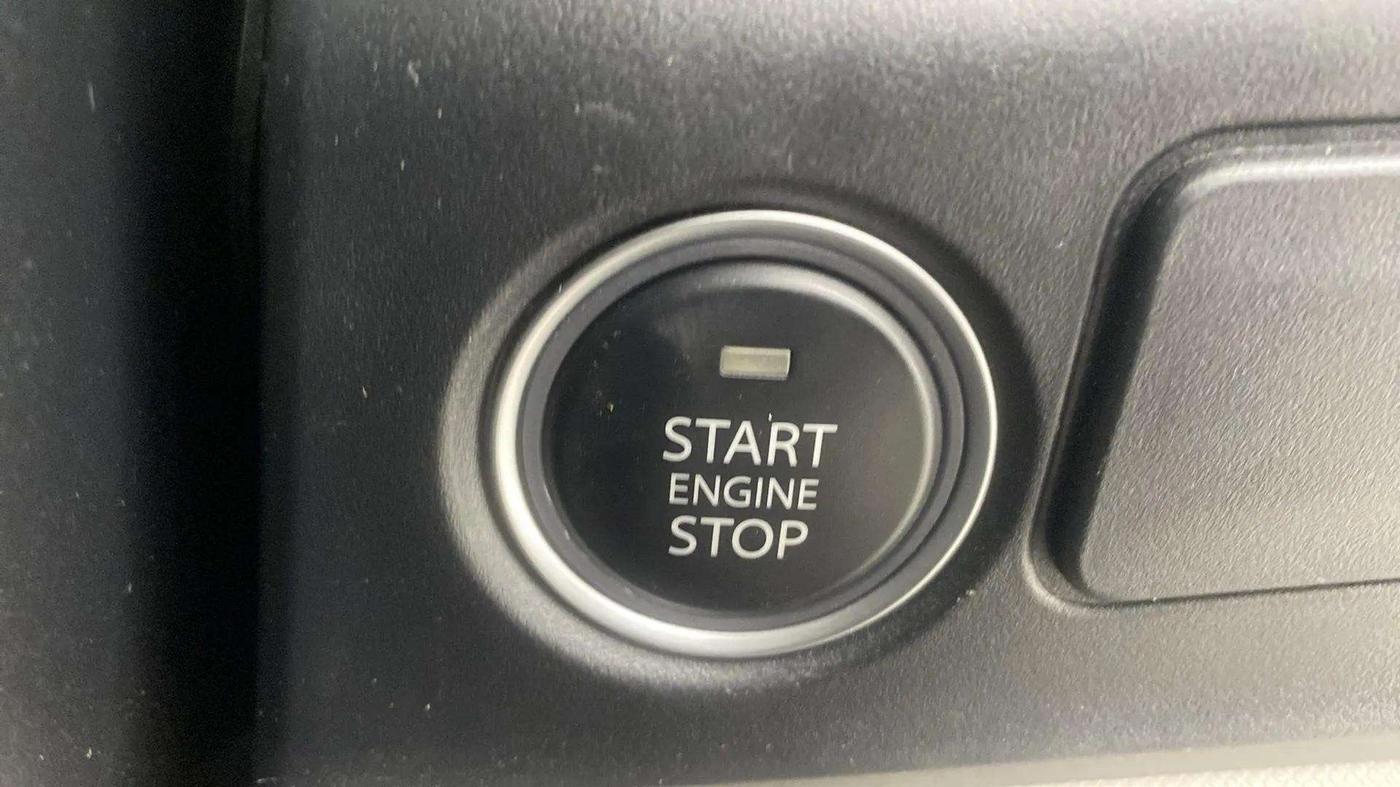 2024 Tata ALTROZ XZ + SUNROOF, Petrol, Manual, 5,036 km, Keyless Start/ Stop Button