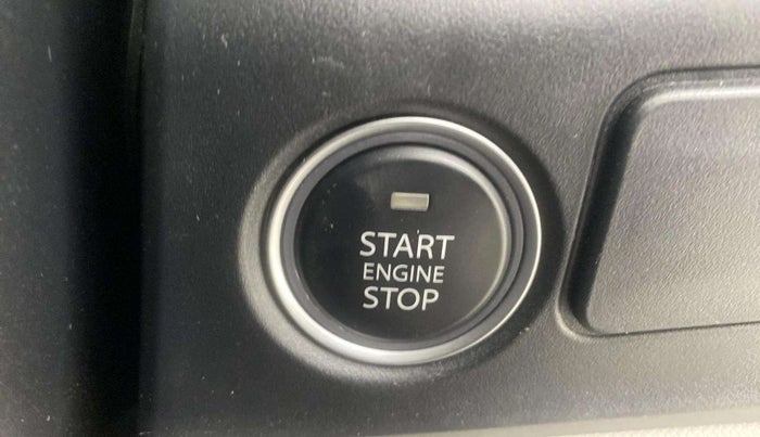 2024 Tata ALTROZ XZ + SUNROOF, Petrol, Manual, 5,016 km, Keyless Start/ Stop Button