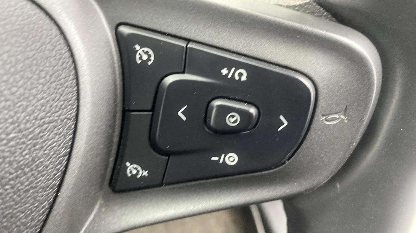 2024 Tata ALTROZ XZ + SUNROOF, Petrol, Manual, 5,036 km, Adaptive Cruise Control