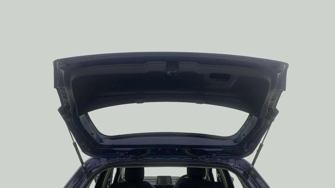 2024 Tata ALTROZ XZ + SUNROOF, Petrol, Manual, 5,036 km, Boot Door Open