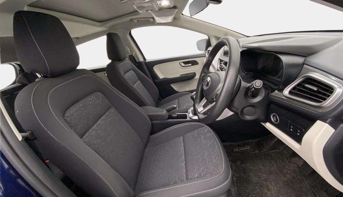 2024 Tata ALTROZ XZ + SUNROOF, Petrol, Manual, 5,016 km, Right Side Front Door Cabin