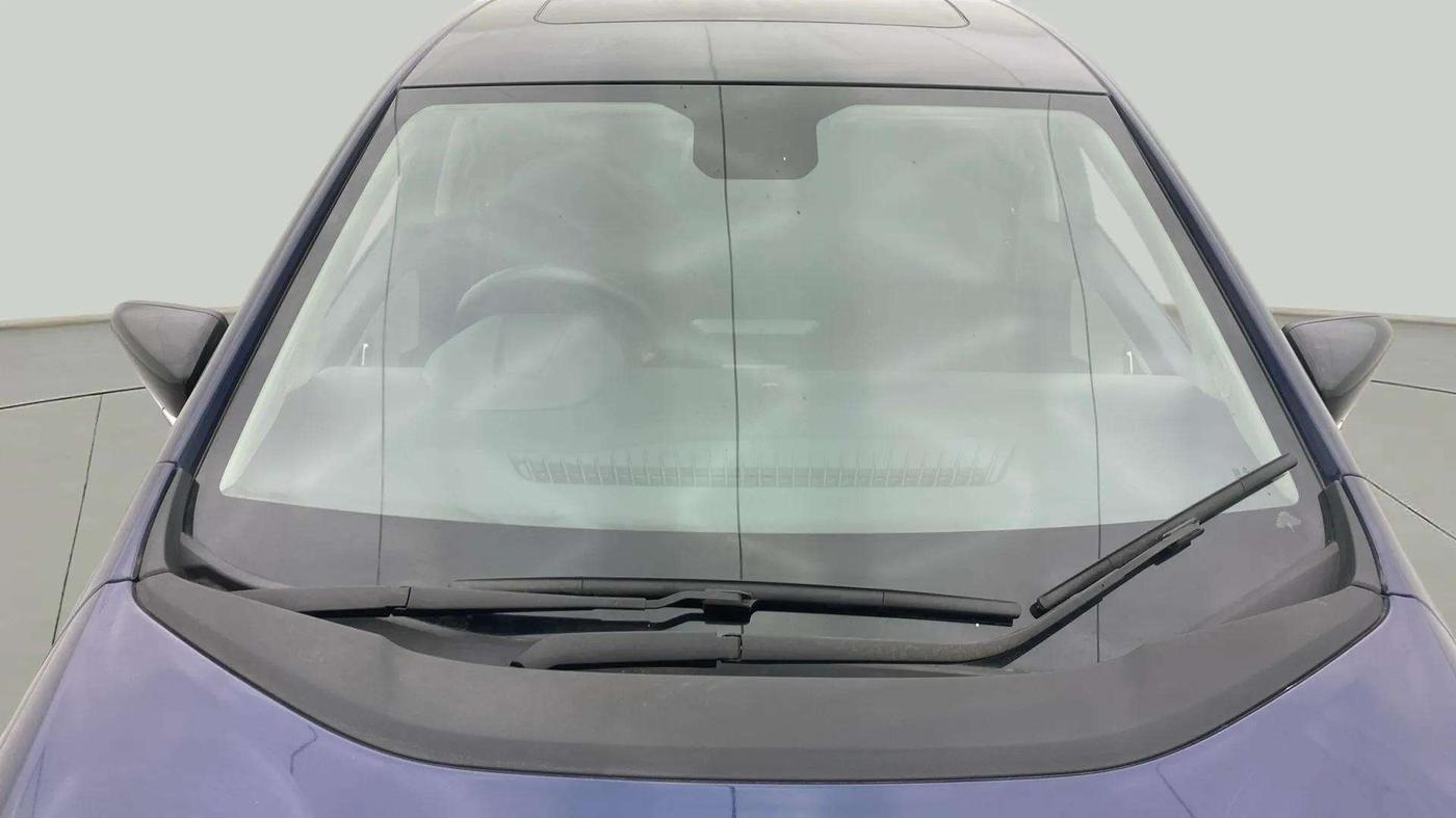 2024 Tata ALTROZ XZ + SUNROOF, Petrol, Manual, 5,036 km, Front Windshield