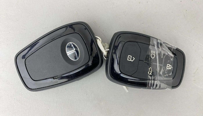 2021 Tata NEXON XZ PLUS PETROL SUNROOF, Petrol, Manual, 26,718 km, Key Close Up