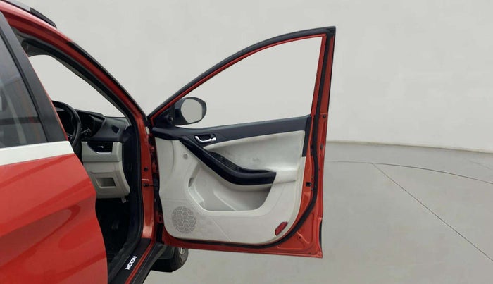 2021 Tata NEXON XZ PLUS PETROL SUNROOF, Petrol, Manual, 26,718 km, RHS Front Door