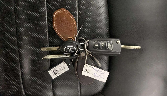 2023 Tata NEXON XM PETROL, Petrol, Manual, 44,906 km, Key Close Up