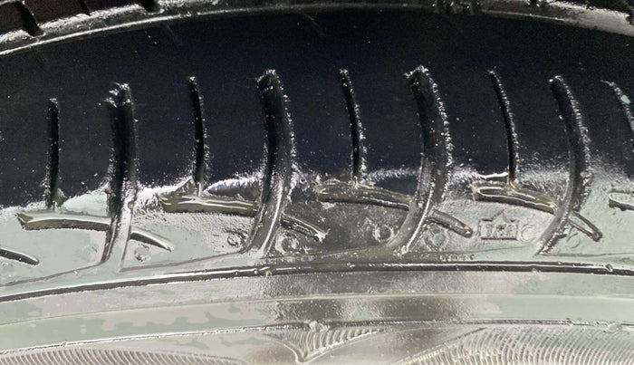 2019 Maruti Baleno DELTA PETROL 1.2, Petrol, Manual, 59,328 km, Right Front Tyre Tread