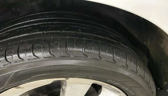 2015 Hyundai Elite i20 ASTA 1.2, Petrol, Manual, 84,732 km, Left Front Tyre Tread
