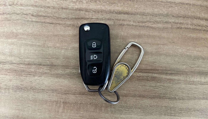 2022 Tata Tiago XZ PLUS CNG, CNG, Manual, 39,864 km, Key Close Up