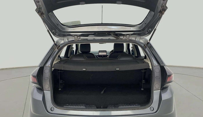 2024 Tata ALTROZ XM PLUS CNG, CNG, Manual, 13,283 km, Boot Inside