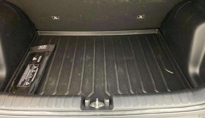 2021 KIA SONET HTX 1.0 IMT, Petrol, Manual, 22,909 km, Boot Inside