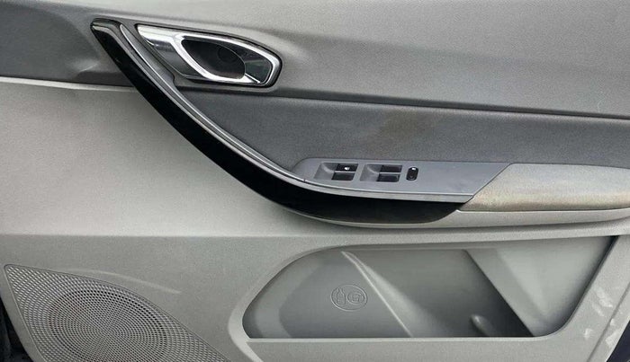 2021 Tata TIGOR XZA PLUS PETROL, Petrol, Automatic, 52,389 km, Driver Side Door Panels Control