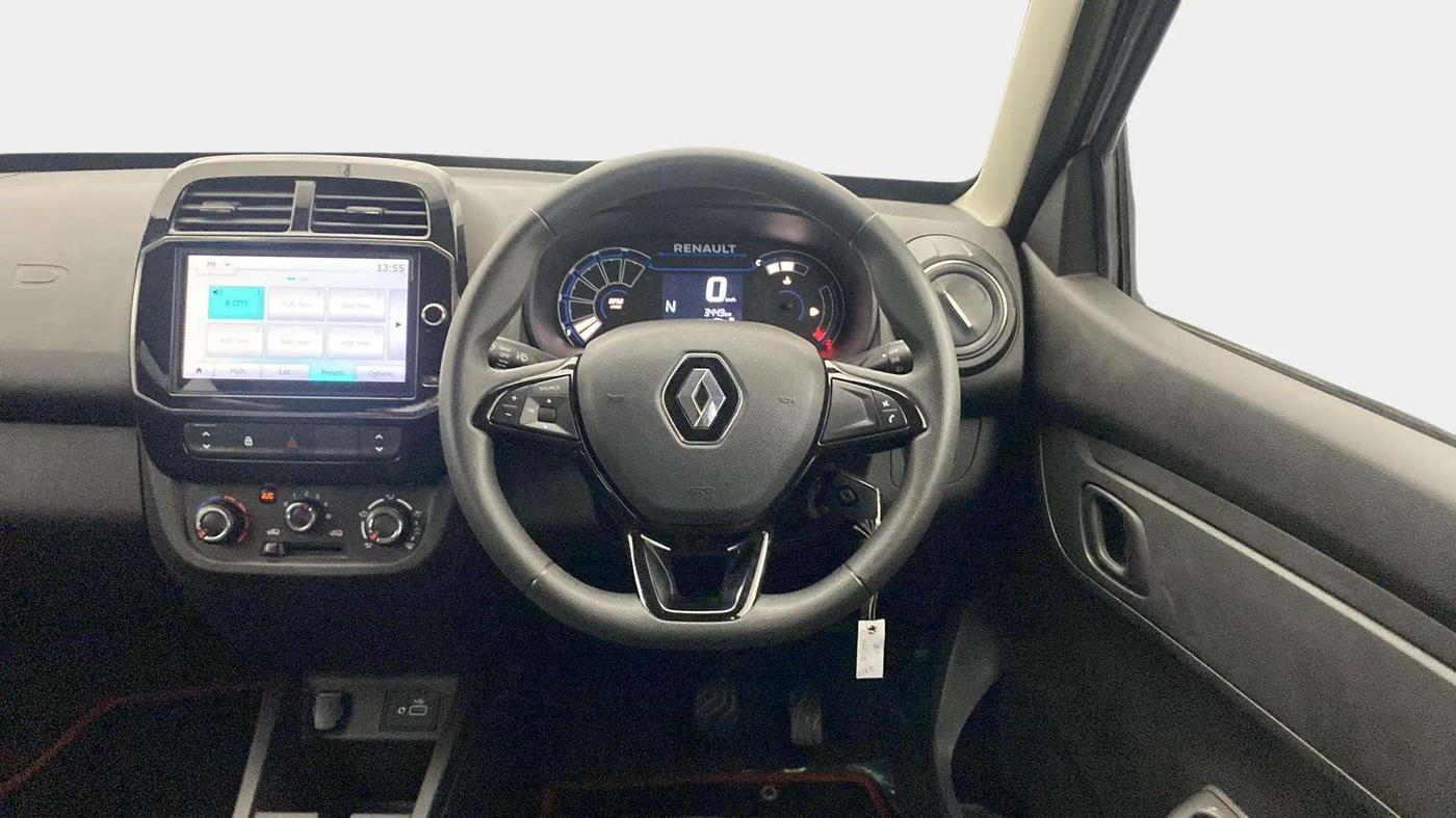 2024 Renault Kwid RXT 1.0 AMT, Petrol, Automatic, 3,655 km, Steering Wheel Close Up
