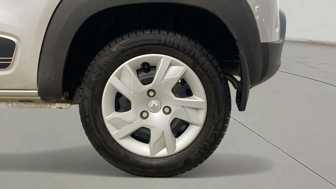2024 Renault Kwid RXT 1.0 AMT, Petrol, Automatic, 3,655 km, Left Rear Wheel