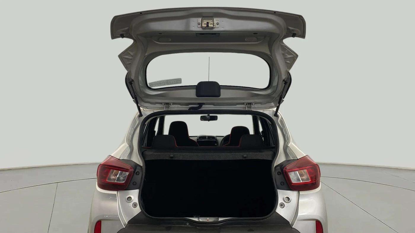 2024 Renault Kwid RXT 1.0 AMT, Petrol, Automatic, 3,655 km, Boot Door Open