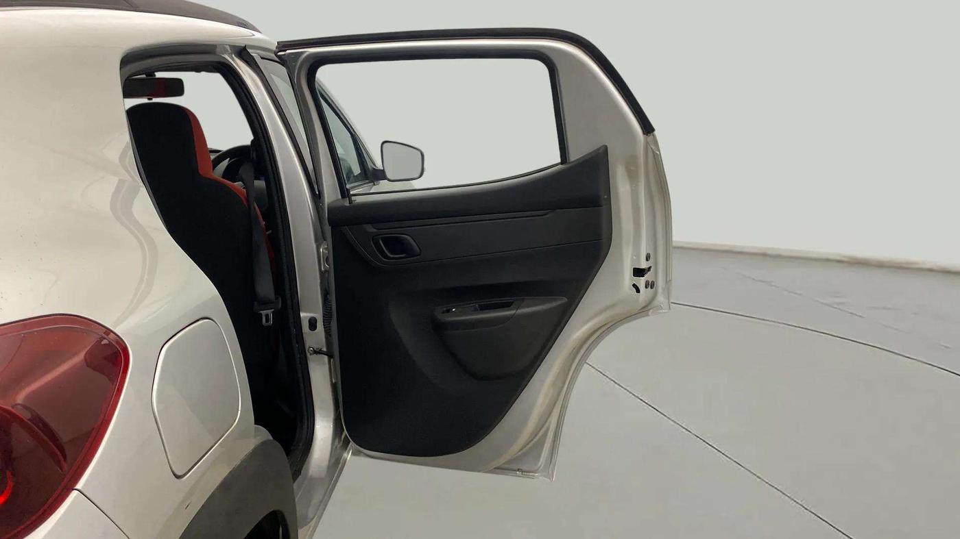 2024 Renault Kwid RXT 1.0 AMT, Petrol, Automatic, 3,655 km, RHS Rear Door