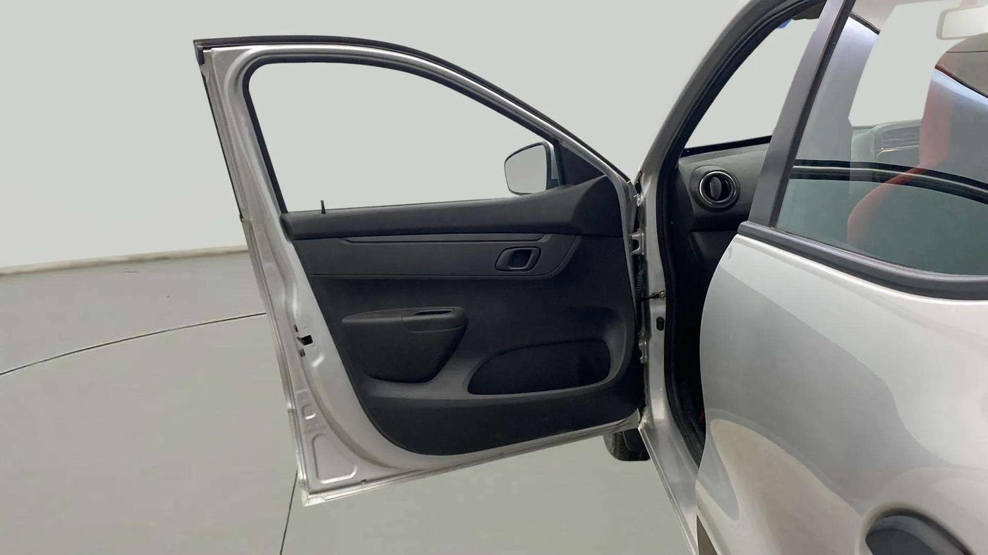 2024 Renault Kwid RXT 1.0 AMT, Petrol, Automatic, 3,655 km, LHS Front Door