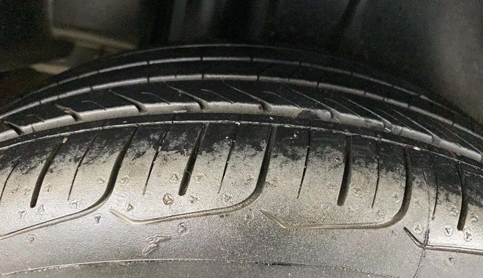 2020 Maruti Ciaz ALPHA  AT 1.5 SHVS PETROL, Petrol, Automatic, 64,524 km, Right Rear Tyre Tread