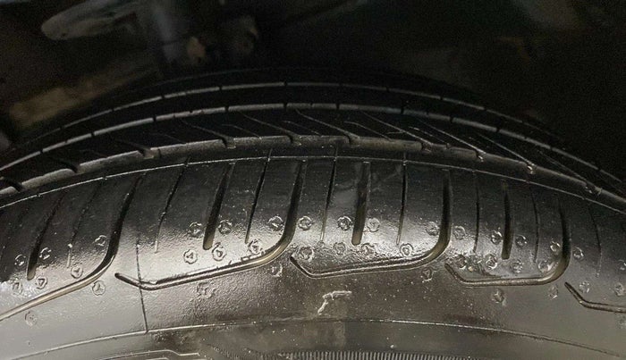 2020 Maruti Ciaz ALPHA  AT 1.5 SHVS PETROL, Petrol, Automatic, 64,524 km, Left Rear Tyre Tread