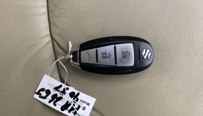 2020 Maruti Ciaz ALPHA  AT 1.5 SHVS PETROL, Petrol, Automatic, 64,524 km, Key Close Up