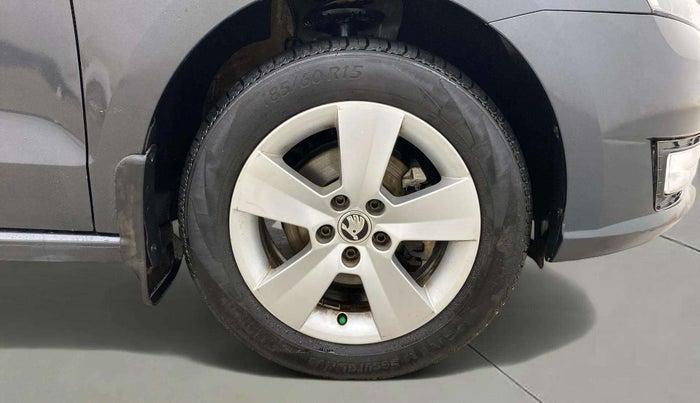 2018 Skoda Rapid AMBITION 1.6 MPI MT, Petrol, Manual, 41,281 km, Right Front Wheel