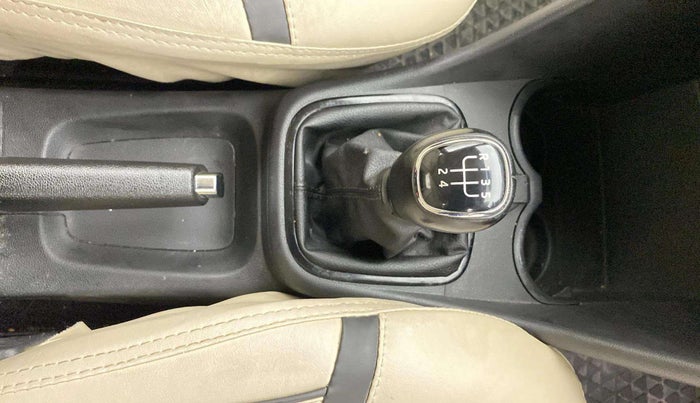 2018 Skoda Rapid AMBITION 1.6 MPI MT, Petrol, Manual, 41,281 km, Gear Lever
