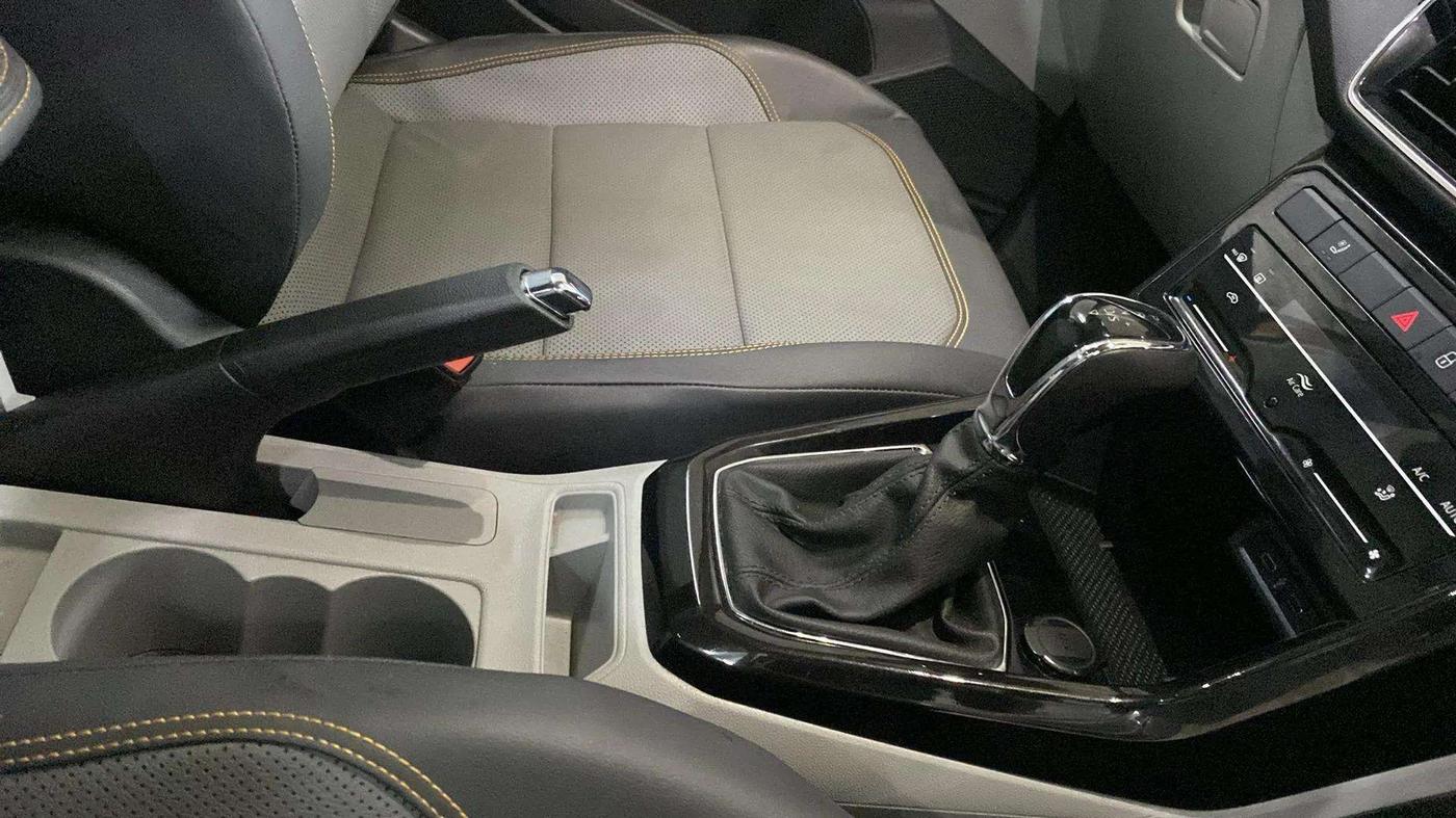 2022 Skoda KUSHAQ STYLE 1.0L TSI AT, Petrol, Automatic, 8,185 km, Gear Lever