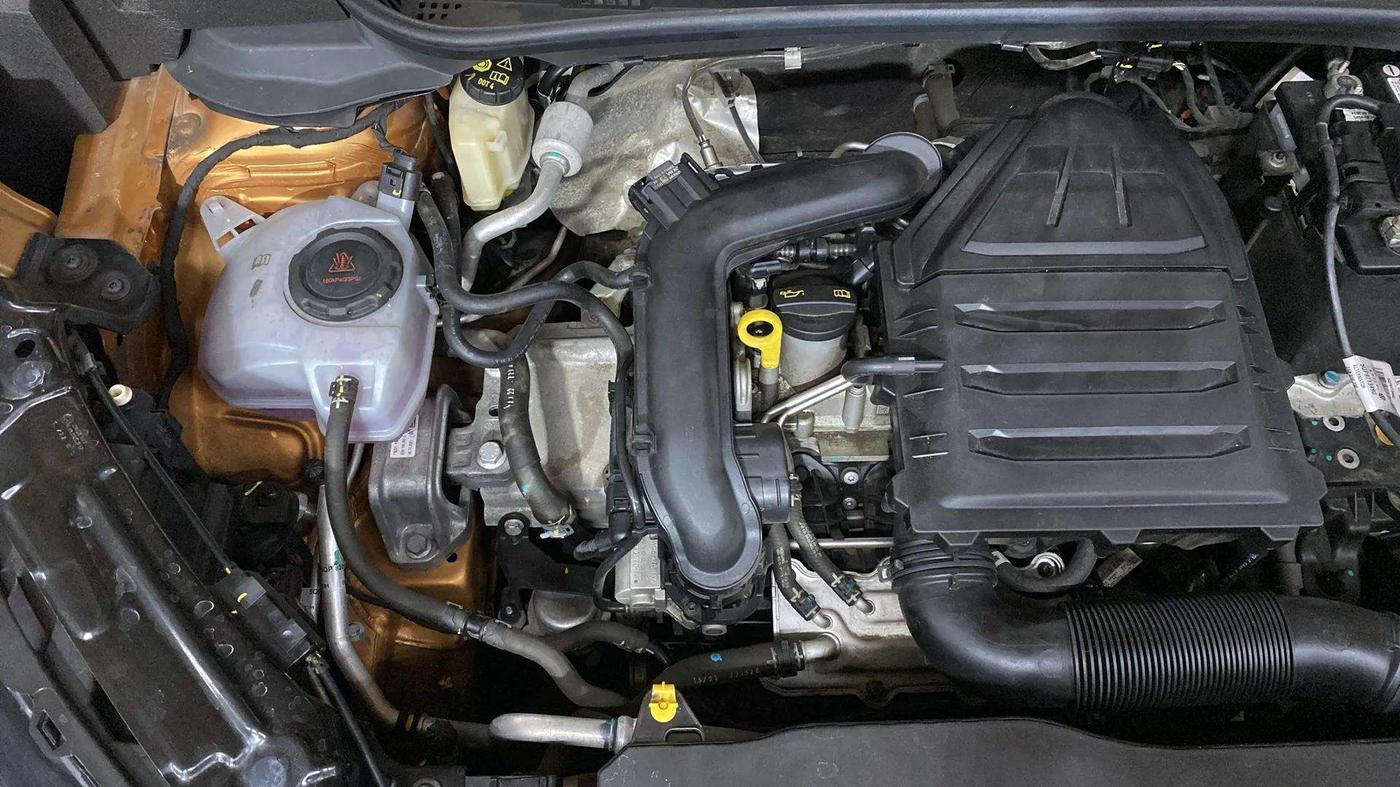 2022 Skoda KUSHAQ STYLE 1.0L TSI AT, Petrol, Automatic, 8,185 km, Engine View - Right