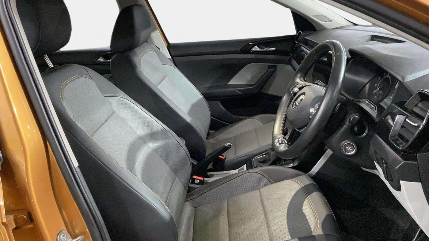 2022 Skoda KUSHAQ STYLE 1.0L TSI AT, Petrol, Automatic, 8,185 km, Right Side Front Door Cabin