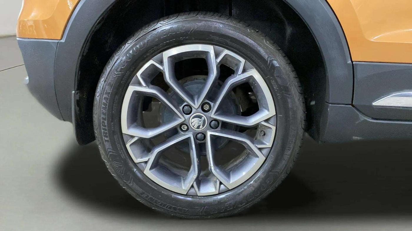 2022 Skoda KUSHAQ STYLE 1.0L TSI AT, Petrol, Automatic, 8,185 km, Right Rear Wheel