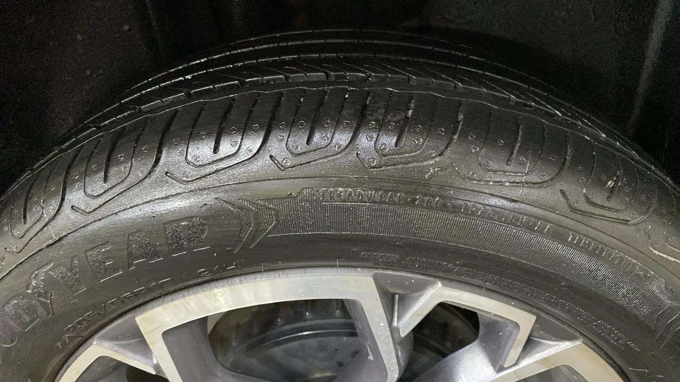 2022 Skoda KUSHAQ STYLE 1.0L TSI AT, Petrol, Automatic, 8,185 km, Right Rear Tyre Tread