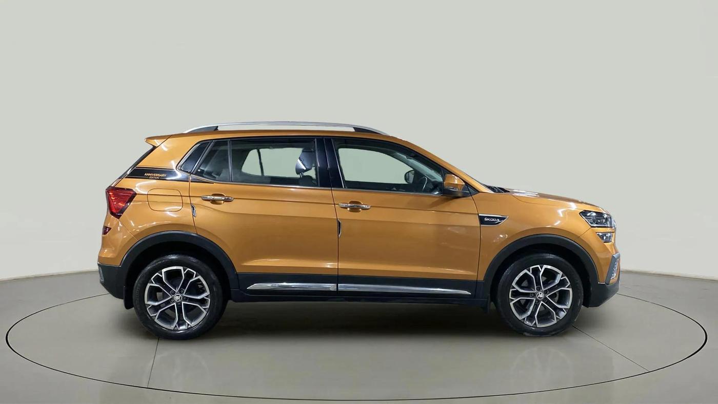 2022 Skoda KUSHAQ STYLE 1.0L TSI AT, Petrol, Automatic, 8,185 km, Right Side View