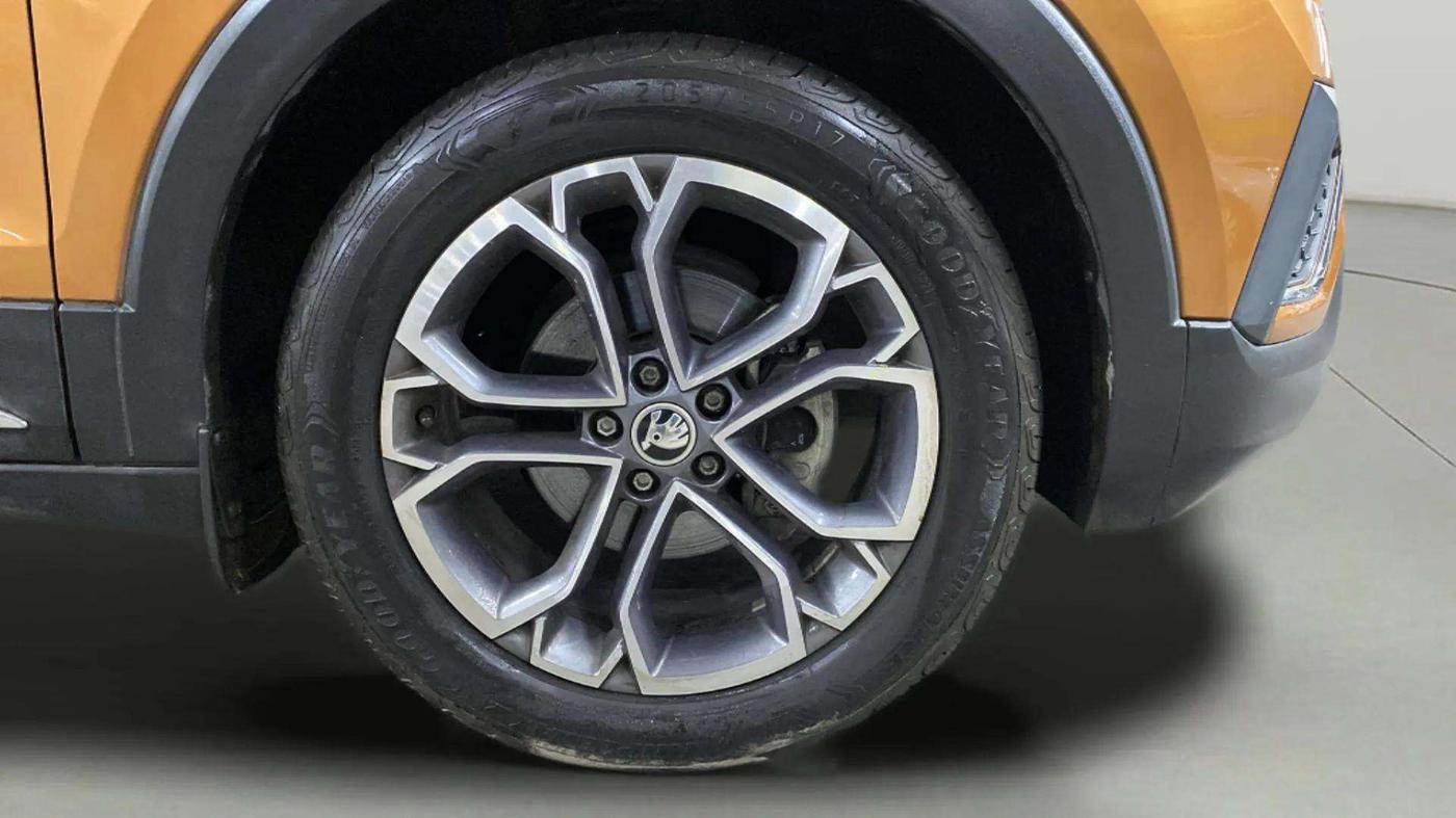 2022 Skoda KUSHAQ STYLE 1.0L TSI AT, Petrol, Automatic, 8,185 km, Right Front Wheel